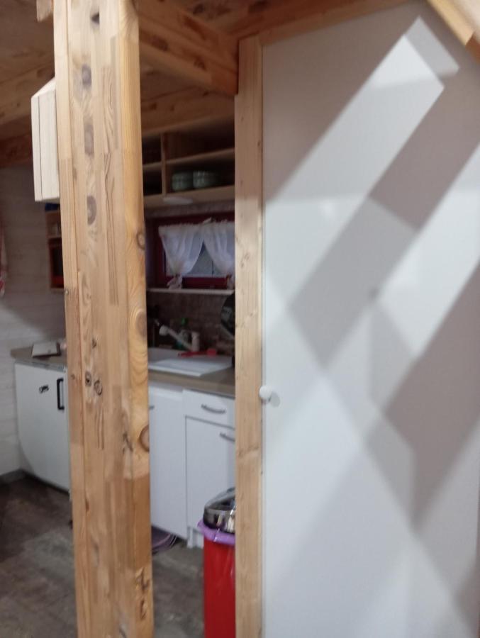La P'Tite Maison Bois Du Herisson Menetrux-en-Joux Exterior foto