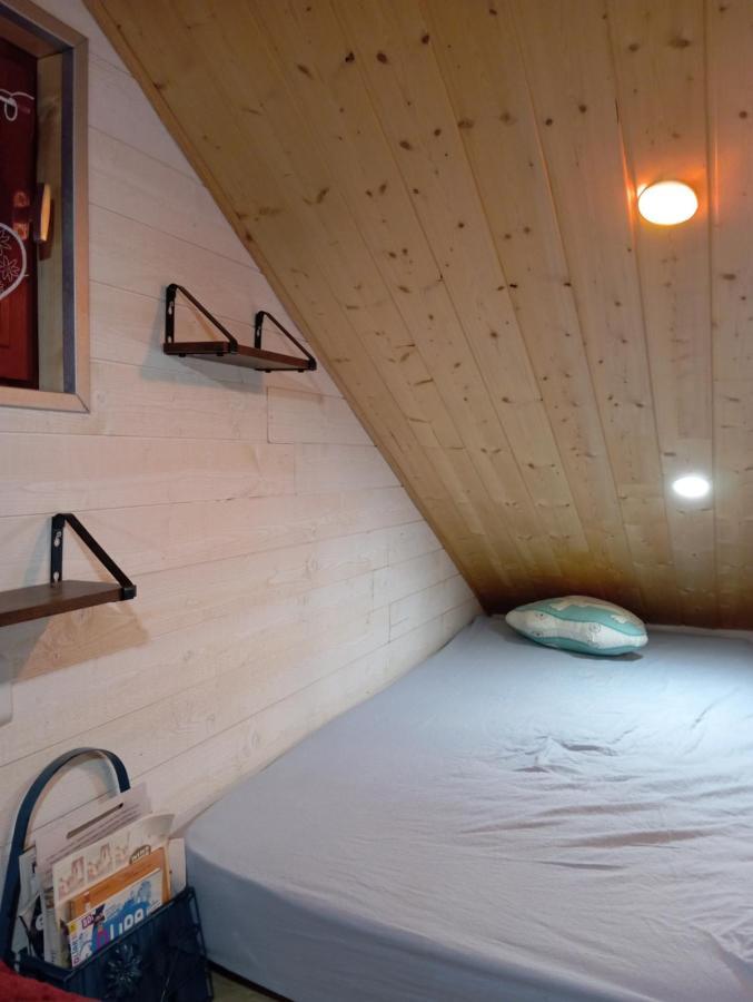 La P'Tite Maison Bois Du Herisson Menetrux-en-Joux Exterior foto