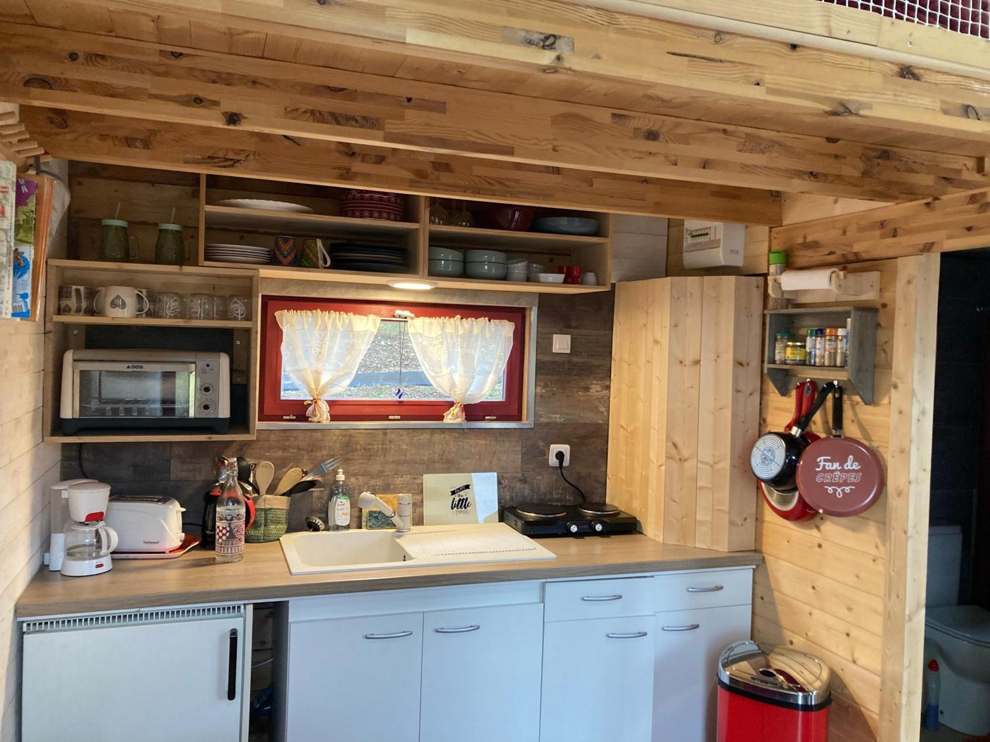 La P'Tite Maison Bois Du Herisson Menetrux-en-Joux Exterior foto